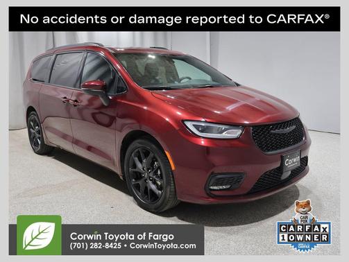Velvet Red Pearlcoat 2023 Chrysler Pacifica Touring L