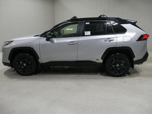 2024 Toyota RAV4 Hybrid SE