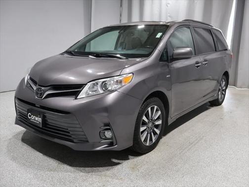 2020 Toyota Sienna XLE