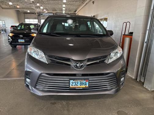 2020 Toyota Sienna XLE