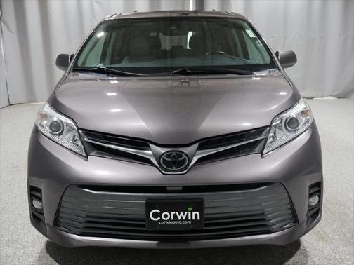 2020 Toyota Sienna XLE