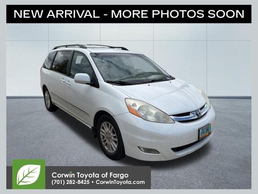 Blizzard Pearl 2010 Toyota Sienna XLE Limited