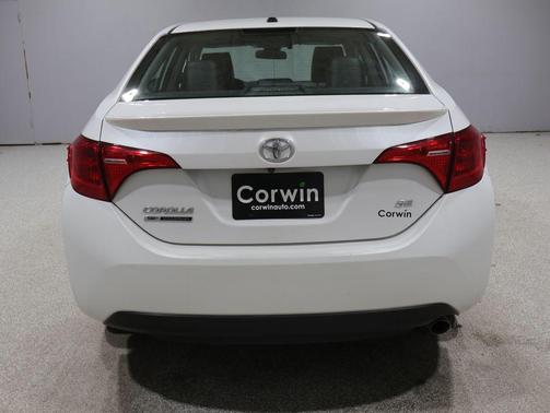 Blizzard Pearl 2017 Toyota Corolla SE