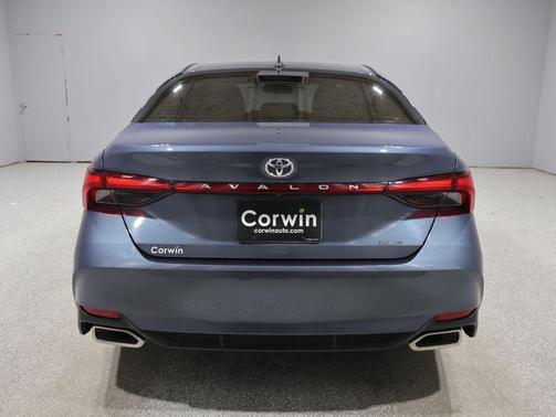 Harbor Gray Metallic 2019 Toyota Avalon XLE
