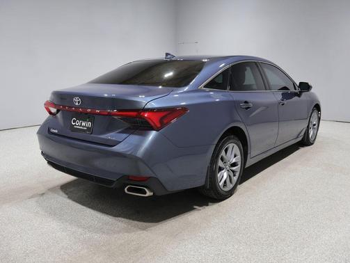 Harbor Gray Metallic 2019 Toyota Avalon XLE