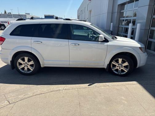 Stone White Clearcoat 2009 Dodge Journey R/T