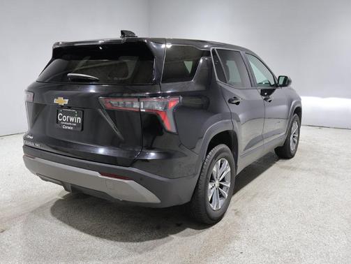 Mosaic Black Metallic 2025 Chevrolet Equinox 1LT