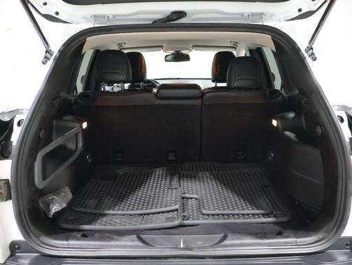 Bright White Clearcoat 2015 Jeep Cherokee Trailhawk