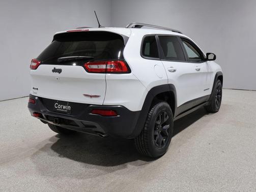 Bright White Clearcoat 2015 Jeep Cherokee Trailhawk