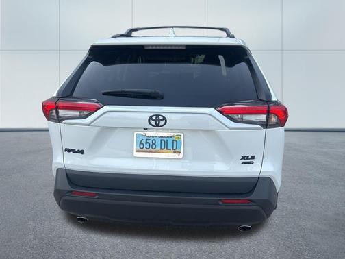 Wind Chill Pearl 2024 Toyota RAV4 XLE Premium
