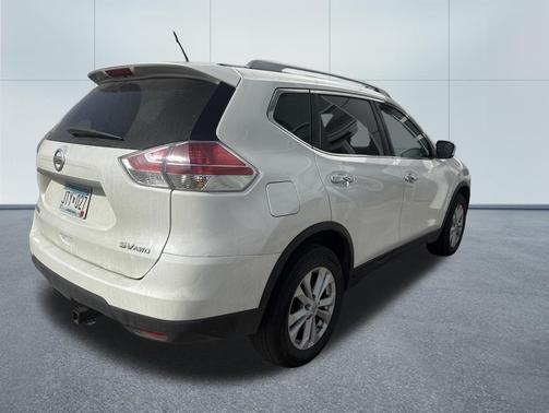 Pearl White 2016 Nissan Rogue SV