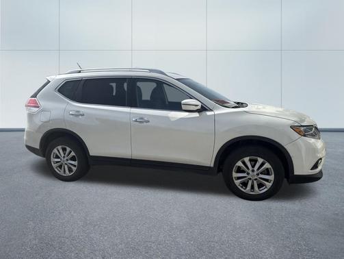 Pearl White 2016 Nissan Rogue SV