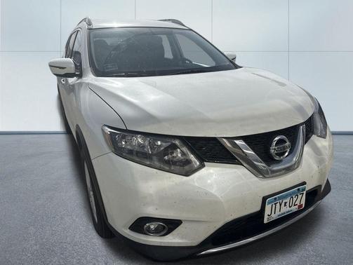Pearl White 2016 Nissan Rogue SV