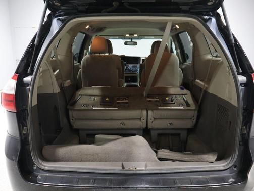 2016 Toyota Sienna LE
