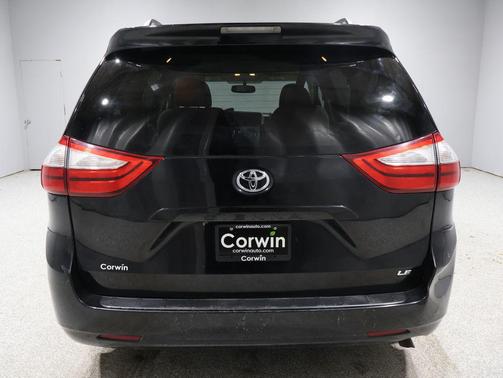 2016 Toyota Sienna LE