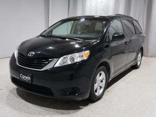 2016 Toyota Sienna LE