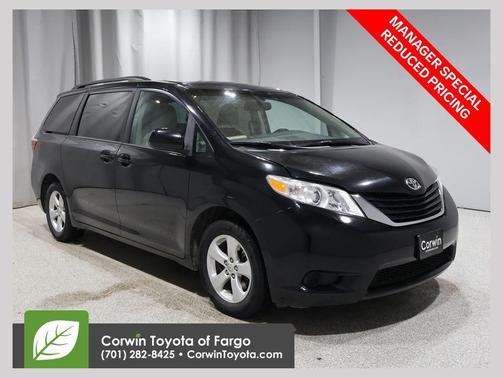 2016 Toyota Sienna LE