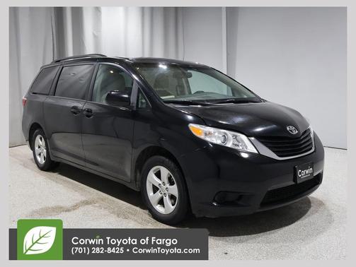 2016 Toyota Sienna LE