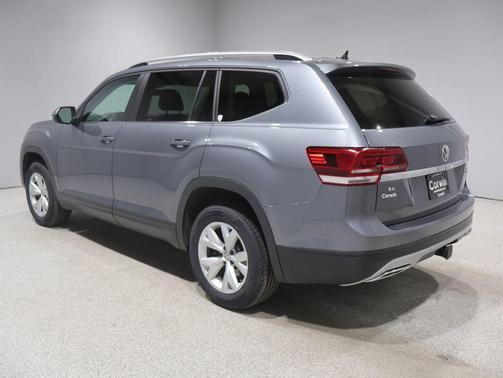 Platinum Gray Metallic 2019 Volkswagen Atlas 3.6L SE