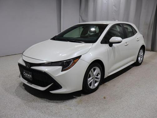 Blizzard Pearl 2019 Toyota Corolla SE