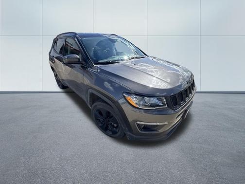 Granite Crystal Metallic Clearcoat 2019 Jeep Compass Latitude