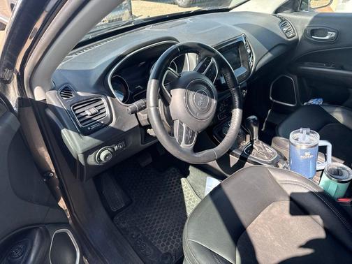 Granite Crystal Metallic Clearcoat 2019 Jeep Compass Latitude