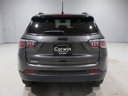 Granite Crystal Metallic Clearcoat 2019 Jeep Compass Latitude