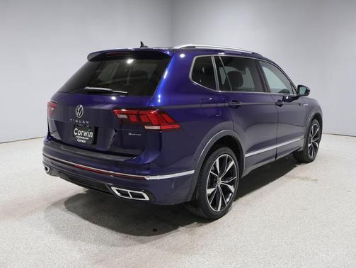 Dark Blue 2022 Volkswagen Tiguan 2.0T SEL R-Line 4MOTION