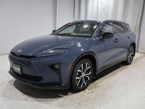 2025 Toyota Crown Signia XLE