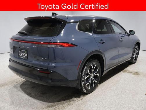 2025 Toyota Crown Signia XLE