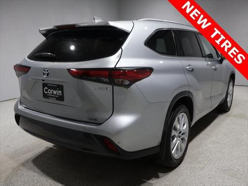 2022 Toyota Highlander Hybrid Limited