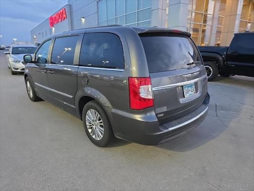 2015 Chrysler Town & Country Touring-L