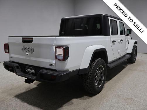 Bright White Clearcoat 2021 Jeep Gladiator Overland