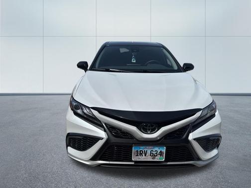 Wind Chill Pearl/Midnight Black Metallic 2023 Toyota Camry XSE