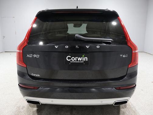 2020 Volvo XC90 T6 Momentum