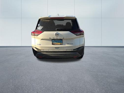 Pearl White Tricoat 2021 Nissan Rogue SV