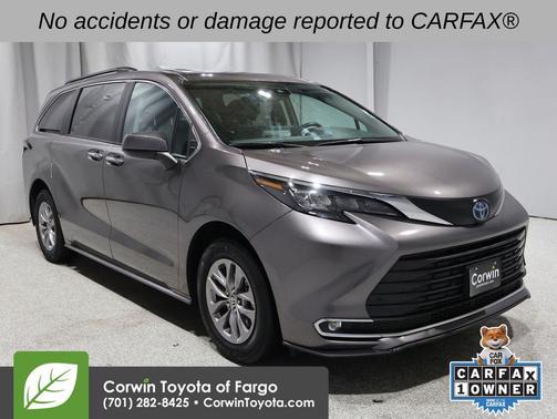 2024 Toyota Sienna XLE