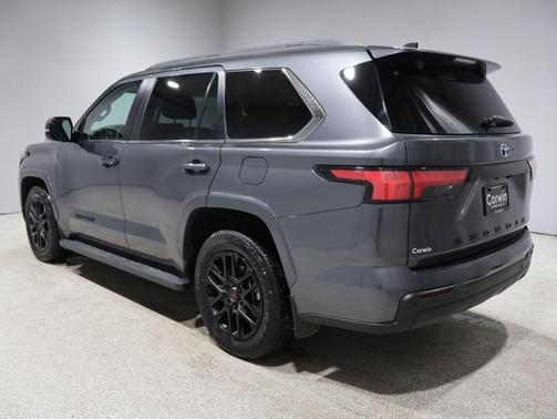 2024 Toyota Sequoia SR5