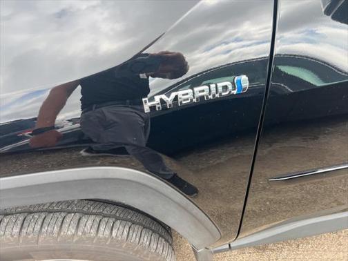 2021 Toyota RAV4 Hybrid XLE Premium