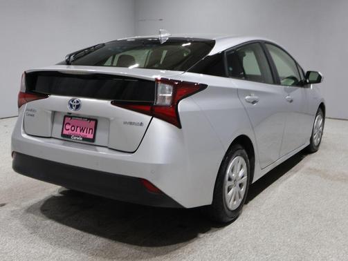 2022 Toyota Prius LE