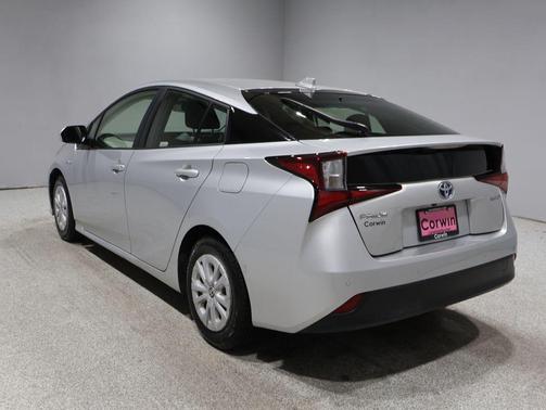 2022 Toyota Prius LE