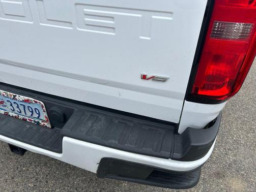 Summit White 2022 Chevrolet Colorado LT
