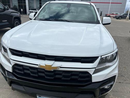 Summit White 2022 Chevrolet Colorado LT