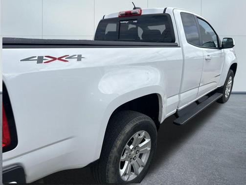 Summit White 2022 Chevrolet Colorado LT