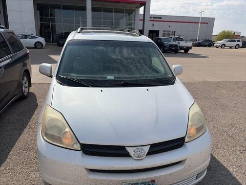 2005 Toyota Sienna XLE