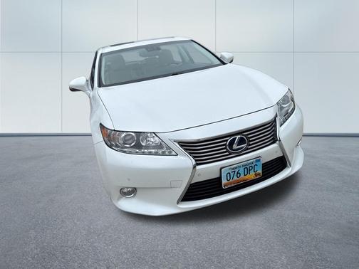 Starfire Pearl 2014 Lexus ES 300h Base