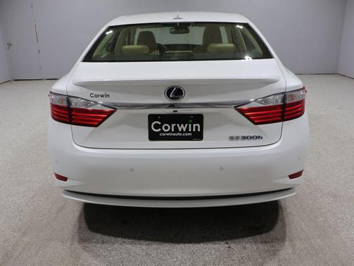 Starfire Pearl 2014 Lexus ES 300h Base