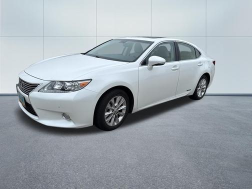Starfire Pearl 2014 Lexus ES 300h Base
