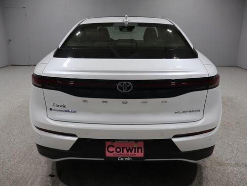 2024 Toyota Crown Platinum