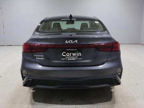 Gravity Gray 2024 Kia Forte LXS